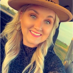 Meet your Posher, Bailey'diane